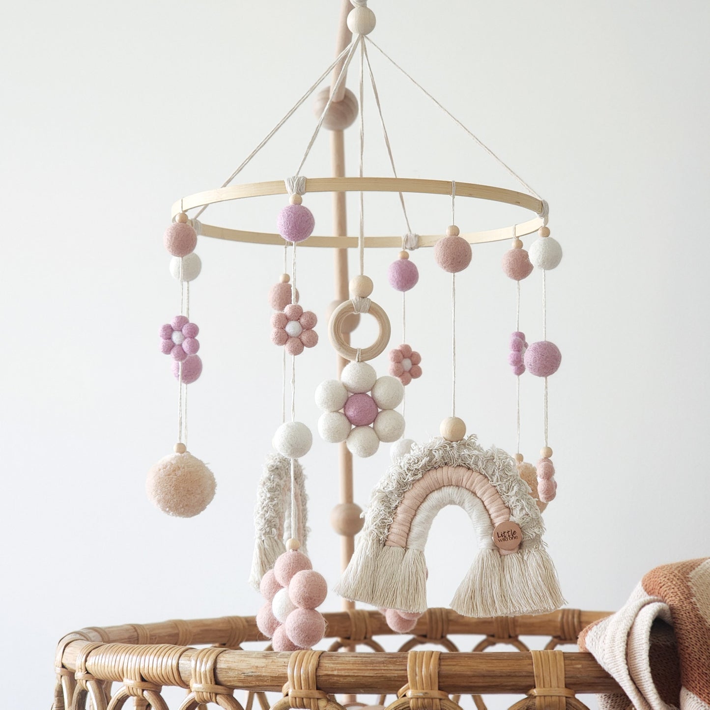 Benutzerdefiniertes Kinderzimmer-Kinderbett-Mobile ~ Gänseblümchen + Regenbogen