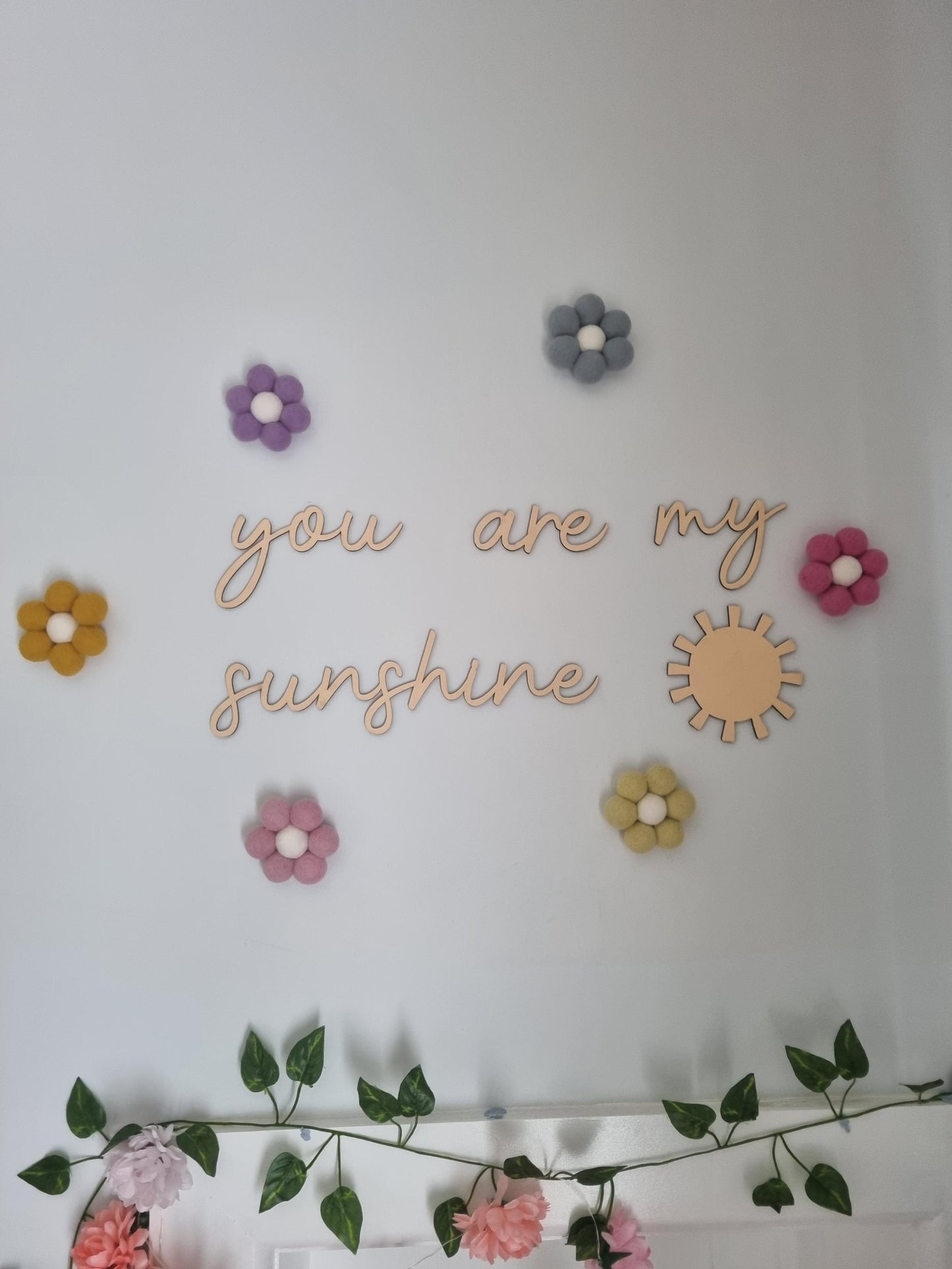 Pom-Pom Felt Daisies