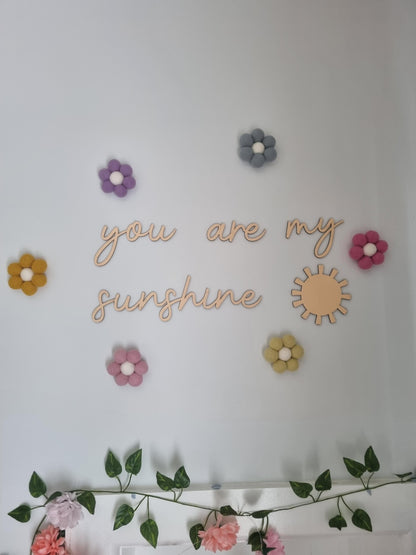 Pom-Pom Felt Daisies