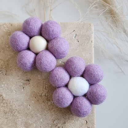 Pom-Pom Felt Daisies