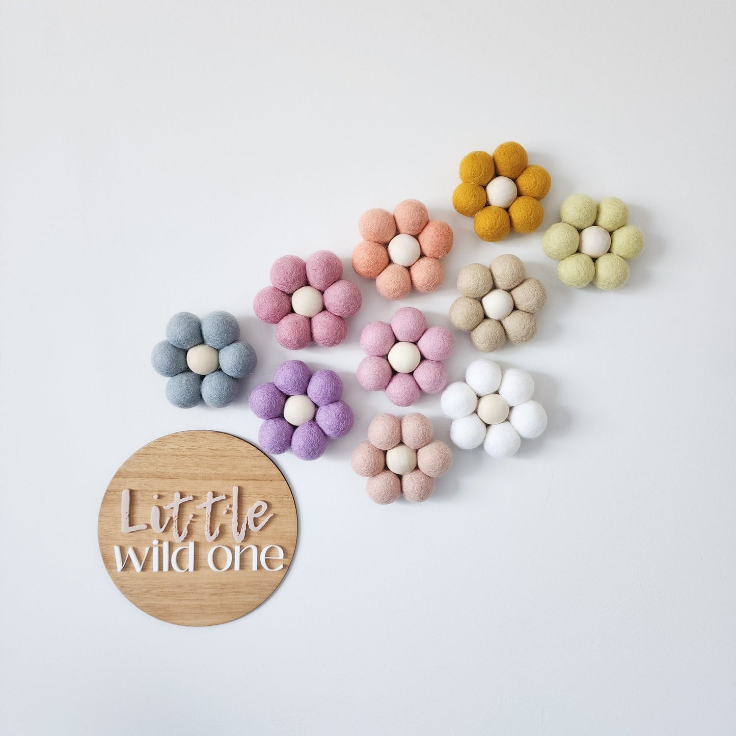 Pom-Pom Felt Daisies