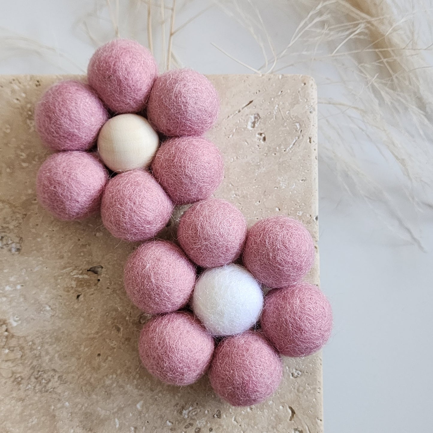Pom-Pom Felt Daisies