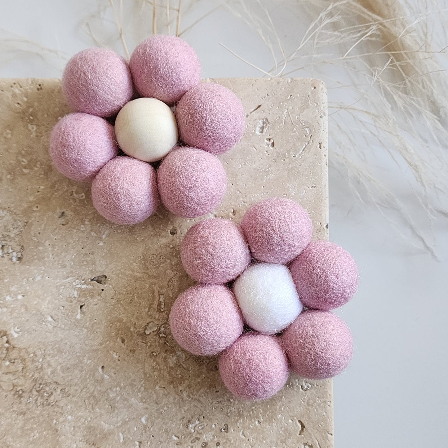 Pom-Pom Felt Daisies
