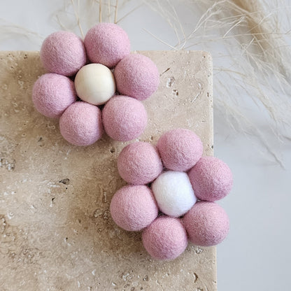 Pom-Pom Felt Daisies