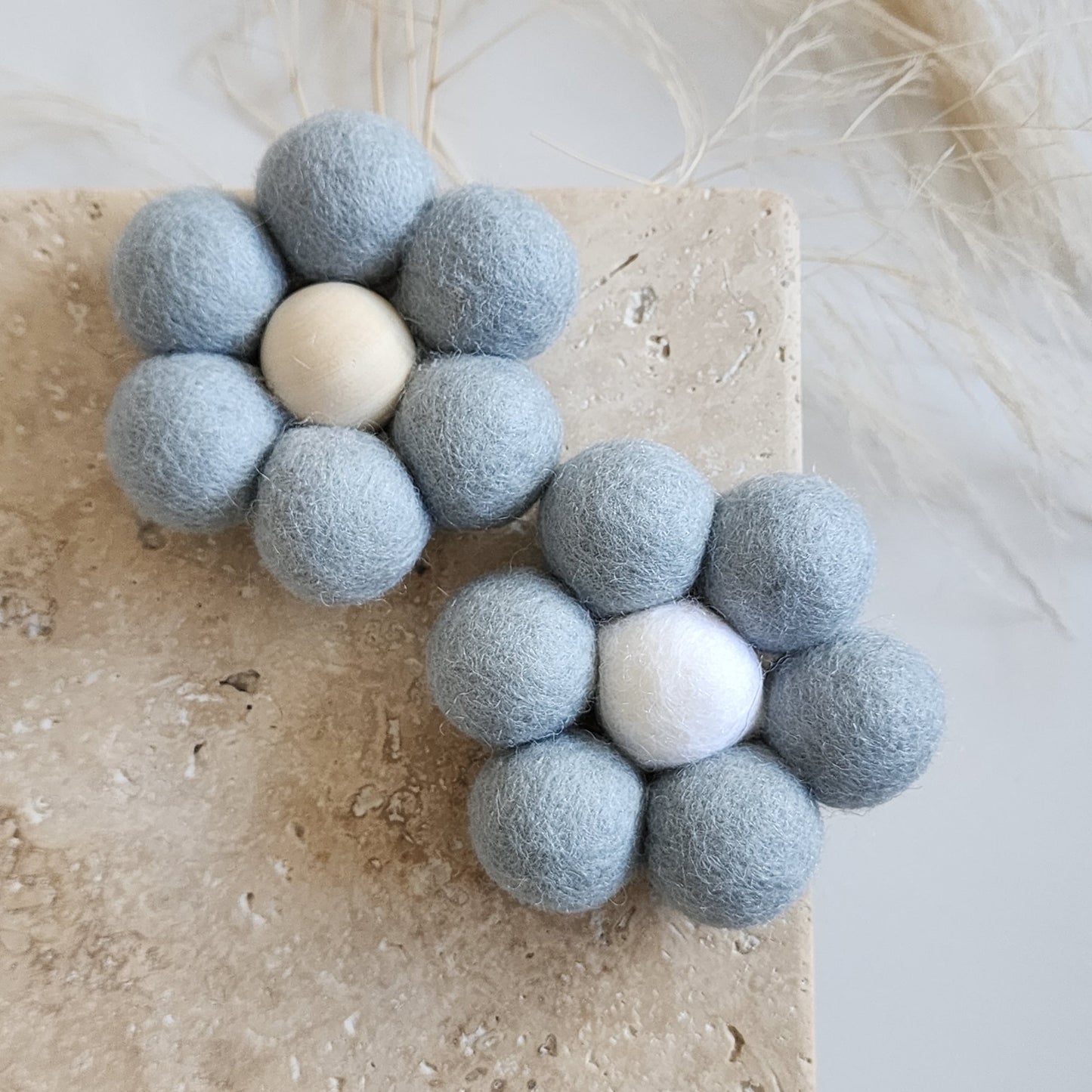 Pom-Pom Felt Daisies